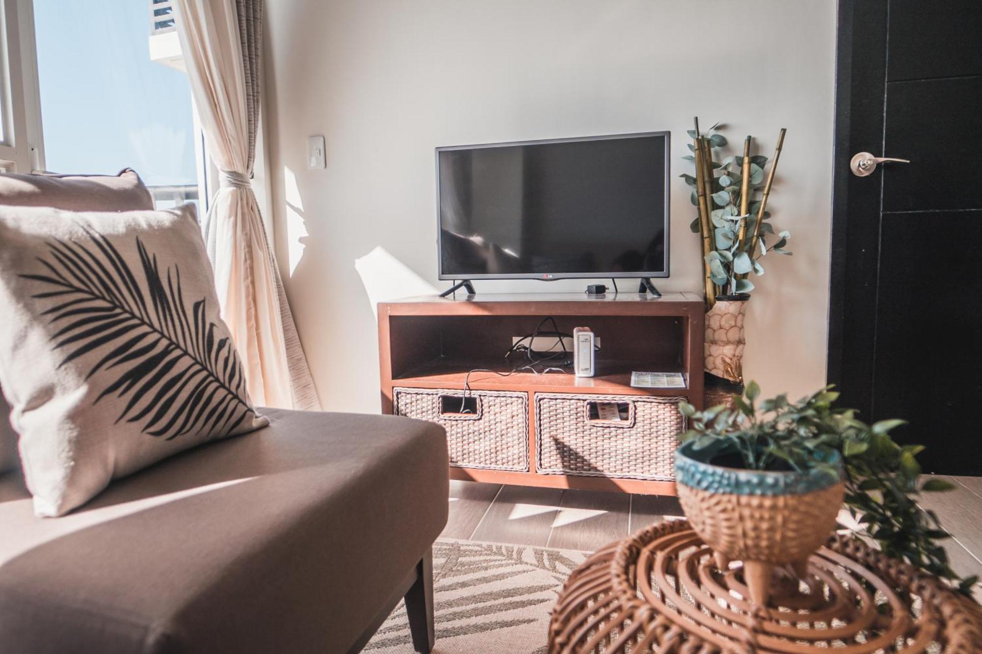 Modern Tropical Luxe Apartment - Boracay Newcoast Yapak Екстериор снимка